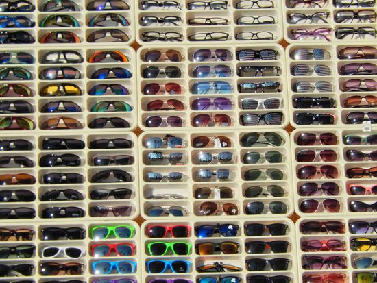 Bei dem herrlichen Sonnenschein am Beach ein Must - Sonnenbrillen in reicher Auswahl