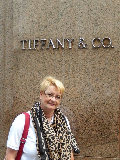 Man beachte das Tuch - ein Einkauf auf der 5th Ave.