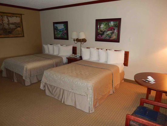 Unser Zimmer - bevor wir es mit unserem Gepäck etwas in Unordnung gebracht haben. Es sieht inzwischen deutlich bewohnter aus 