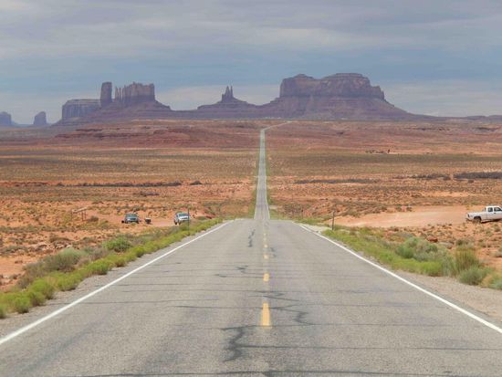 Wer den Film "Forrest Gump" kennt wird genau dieses Motiv darin finden.