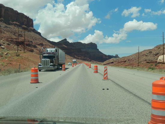 In den USA sind selbst die Begrenzungshütchen ein wenig größer