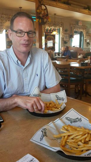 Kurze Nahrungsaufnahme und Internetnutzung bei den Country Boys