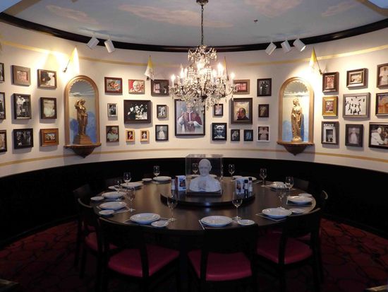 Das Frühstückscafé war ein Italiener mit "Papstecke"