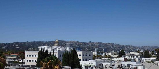 Blick vom Parkdeck in die Hollywood Hills und über Beverly Hills