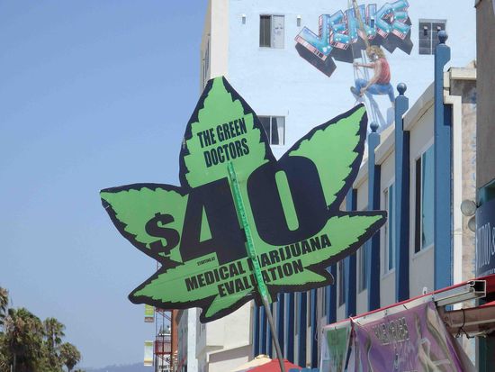 Für 40 $ bekommt man ein Rezept und kann legal einkaufen