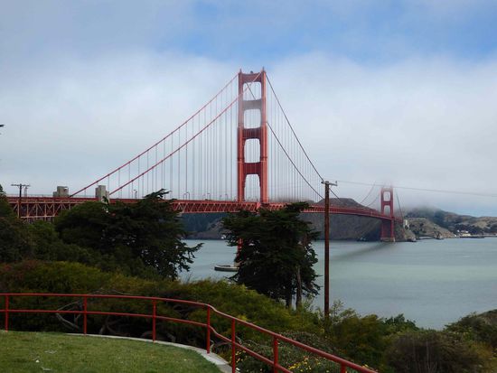 Leider wieder einmal in den Wolken, aber trotzdem sehr imposant.
