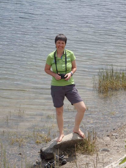 Susi musste die Wassertemperatur unbedingt testen