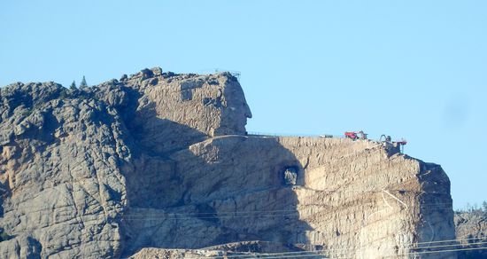 In der oberen Mitte erkennt man das Profil des Kopfes - der restliche Block wird einmal das Pferd des Häuptlings werden.