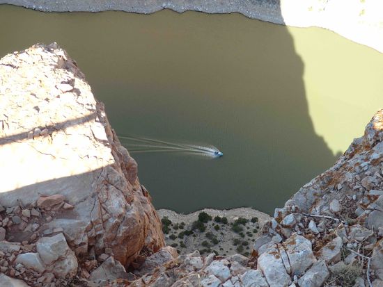 Ca. 300 m tiefer: Ein Boot auf dem Bighorn River