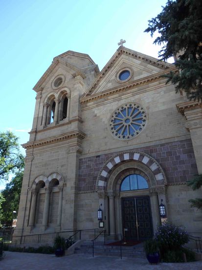 Die Kirche ist dem Heiligen Franziskus gewidmet