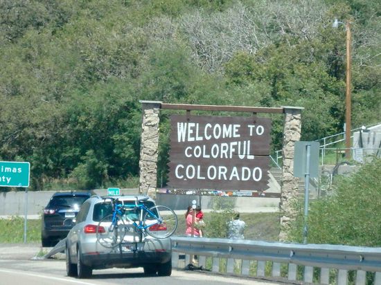 Hier hält man auch am Rand der Autobahn um ein Foto zu machen    Roland hat das aus dem fahrenden Wagen gemacht.