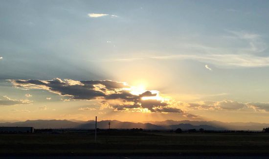 Sonnenuntergang zum Ende der Reise über den Rockies