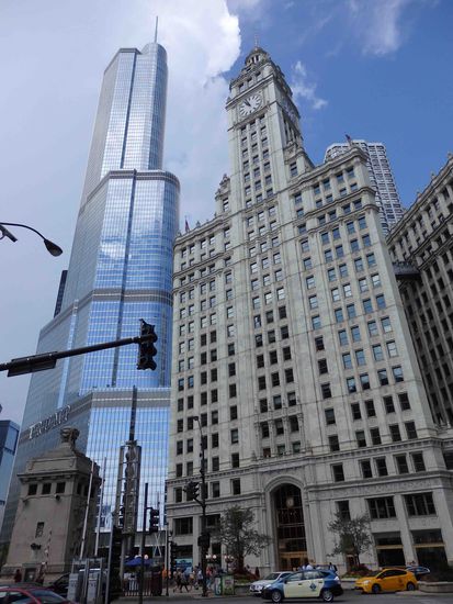 Wrighleys Building direkt neben dem Trumptower