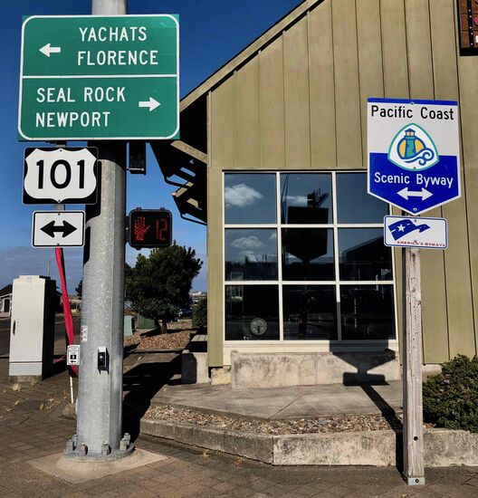 Der Highway hat hier noch die Nummer 101 und wird später zur 1 
Die Beschreibung "Scenic Byway" hat volle Berechtigung: diese Straße bietet wirklich tolle Ausblicke.