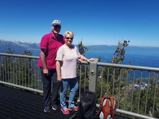 Immer wieder bot man uns an ein Foto von uns zu machen und im Gegenzug hatten wir so manches fremde Handy in der Hand.