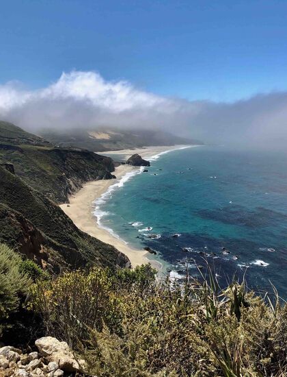So sieht es gleich viel schöner aus. solche Ausblicke warten hinter fast jeder Kurve.