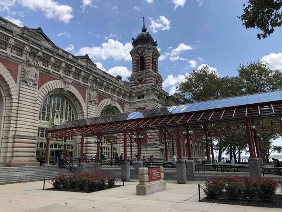 Eingang zum Gebäude