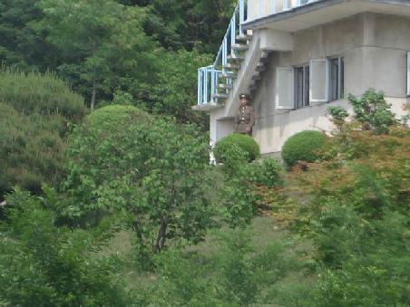 Man wird aber stehts von den Nord-koreanern beobachtet...