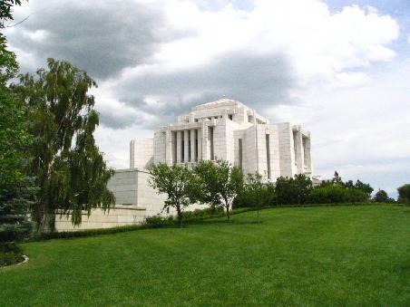 Alberta Tempel - sehr kurzer Stopp, da man ihn nicht besichtigen kann und nur angequatscht wird