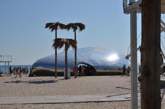 Überall kleine Bars mit Musik...