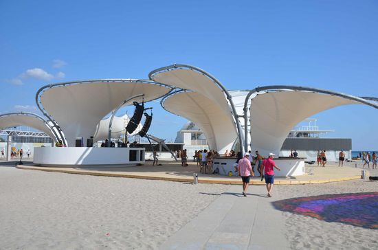 Wie wenn einer seine eigene Mondlandschaft zusammenstellen durfte...