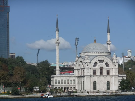 Türkei - Istanbul - Dolmabahce Moschee am Bosporus