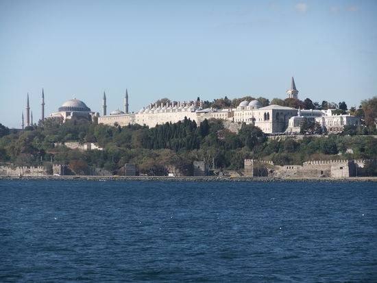 Türkei - Istanbul - Blick von der Fähre auf die Hagia Sophia und den Topkapi Palast