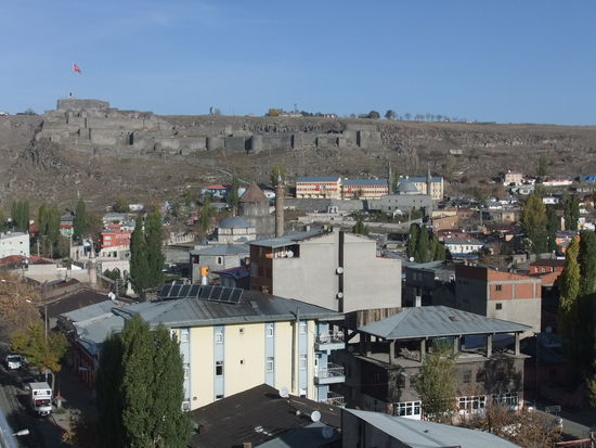 Türkei - Kars - Blick auf eine Festung vom Hotelfenster
