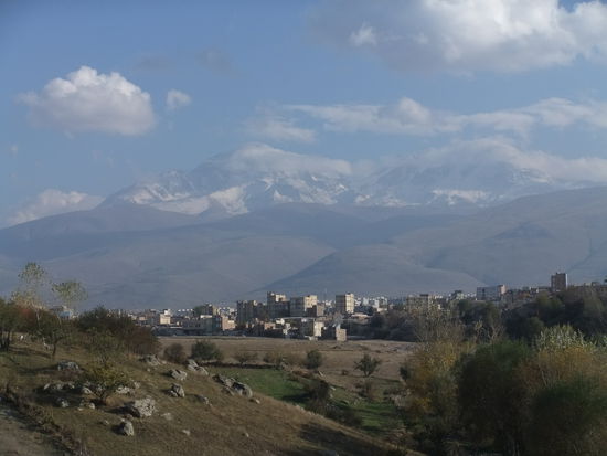 Iran- Ardabil - Stadtansicht mit Mt. Sabalan
