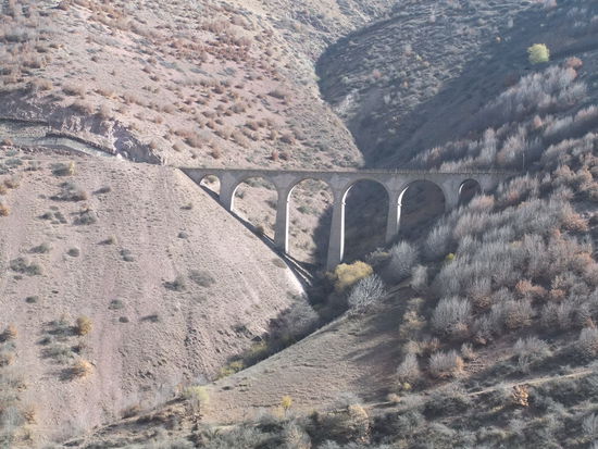 Iran- Zwischen Sari und Firuzkuh - Eisenbahnviadukt