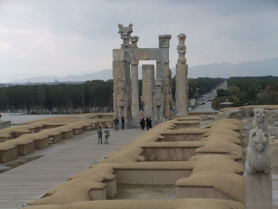 Iran - Persepolis - Xerxes Einganstor - Tor alles Nationen (aus östlicher Richtung gesehen)