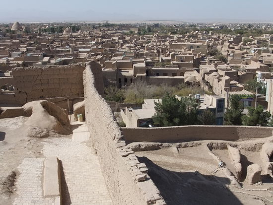 Iran - Meybod - Blick auf die Stadt vom Narein Castle