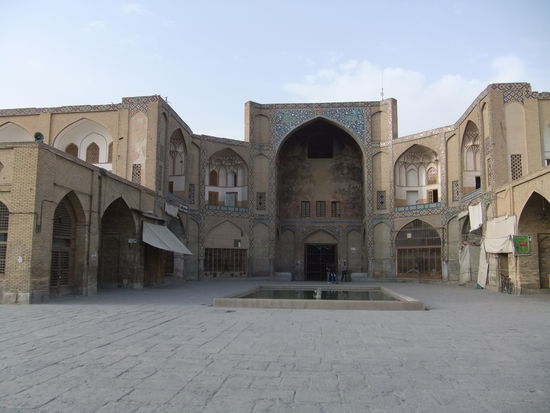 Iran - Isfahan - Imam Square mit Qeysarieh Eingang zum Bazar-e-Bozorg