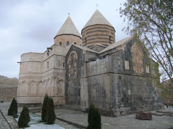 Iran - Qareh Kalisa - Apostel Thaddeus Kirche (alter und neuer Teil)