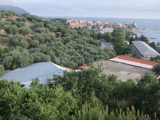 Griechenland - Ouranopolis - Blick aus unserem Hotelfenster auf den Ort