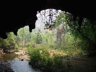 Blick aus der Tham Lot Cave
