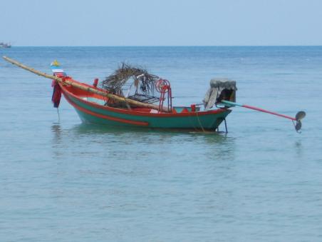 ein kleines fischerboetchen in unserer bucht.