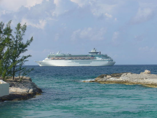 Unser Schiff Majesty of the Seas vor Coco Cay