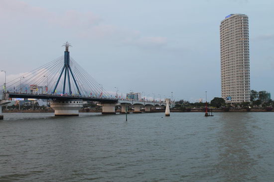 Eine der zahlreichen Brücken in Da Nang