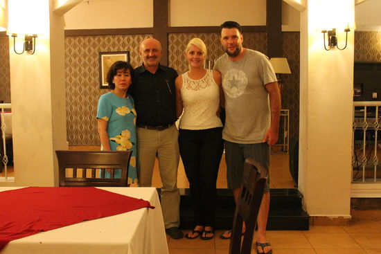 Helmut, seine Frau Trang, Franzi und ich 