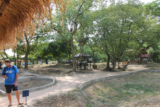 Auf dem Gelände der Killing Fields