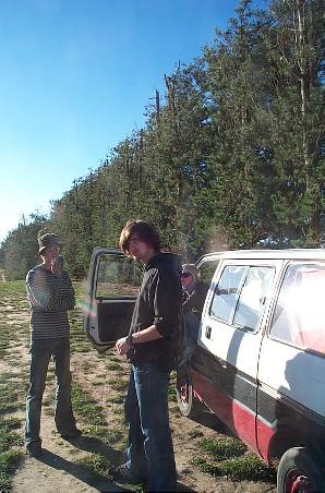 haui, gideon und krisi (v.l.) beim smoko...