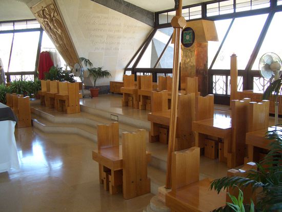 Altarraum im Petrus-Oktagon