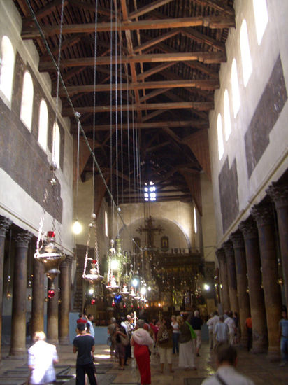 Altarraum der Geburtskirche