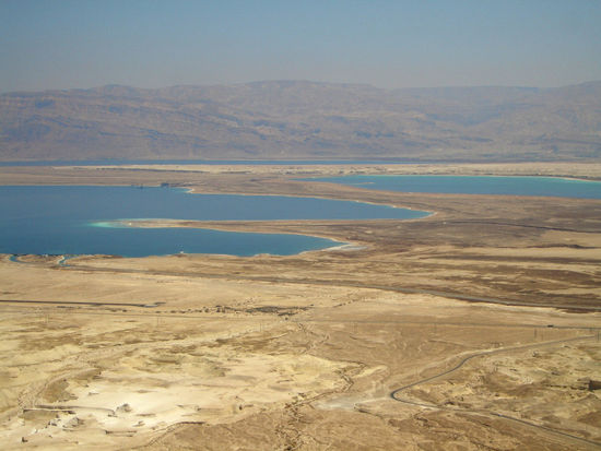 Blick von Masada auf das Tote Meer