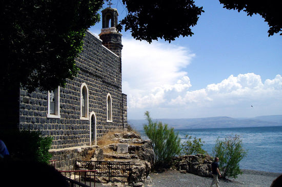 Mensa Christi
ist jener Ort, an welchem Jesus seinen Jüngern nach der Auferstehung erschien