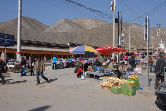 Markt im tibetischen Hochland