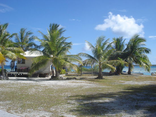 "Airport Terminal 1", Manihi