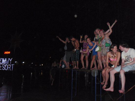 Das Scheissgeruest wurde dermassen schlecht im Wasser errichtet, dass es beinahe zusammenklappte