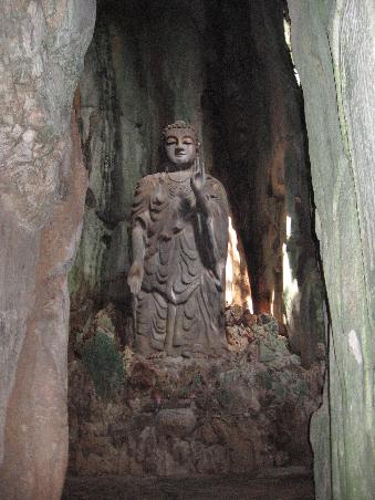 Buddhastatur aus Marmor